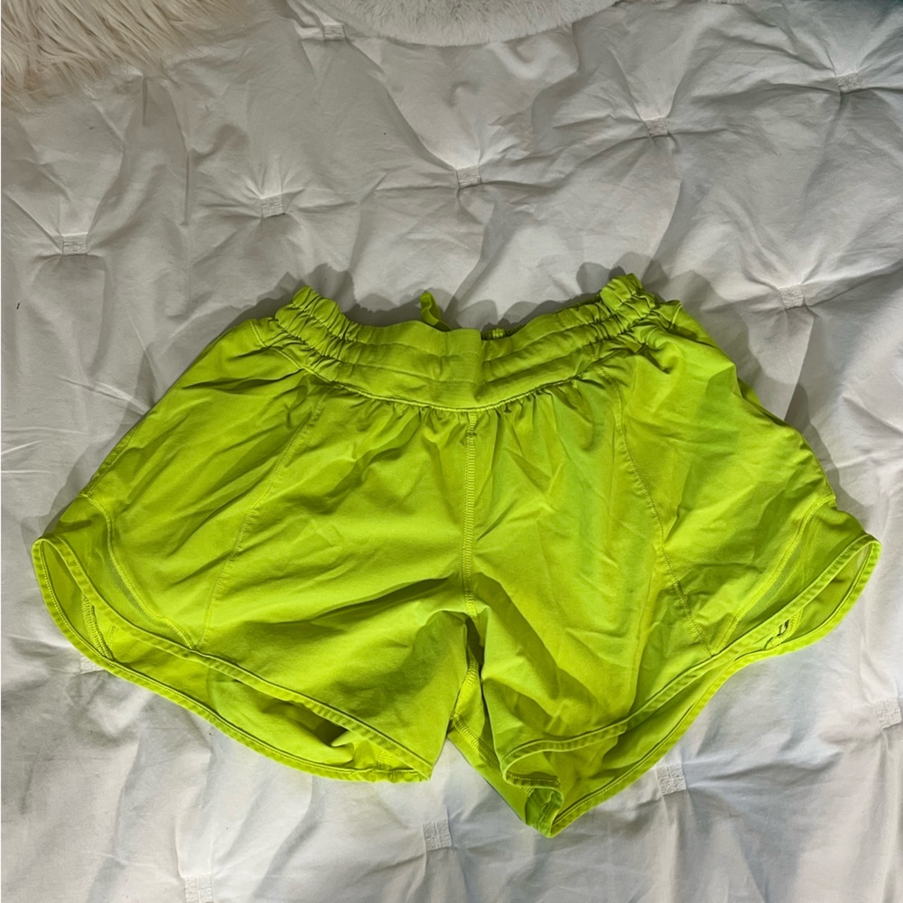 Lululemon hotty hot shorts ‘4 in neon yellow